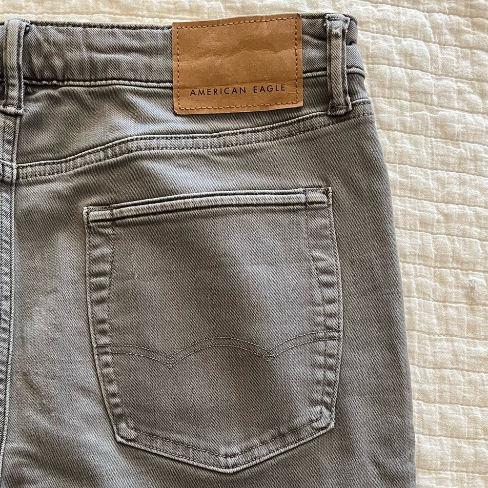 AE men’s next level flex jean